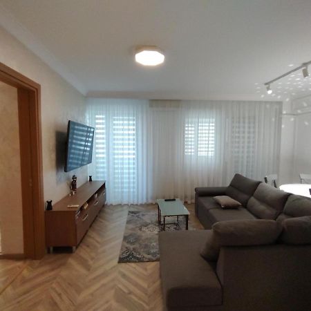 Decebal Premium Confort Craiova Exterior photo